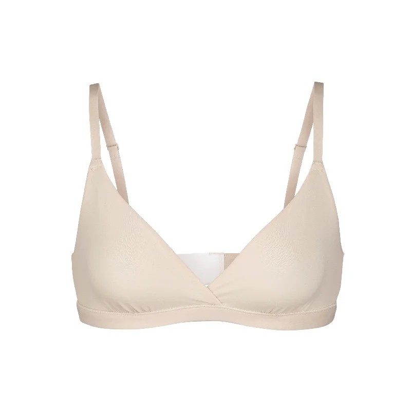 FITS EVERYBODY CROSSOVER BRALETTE | SAND